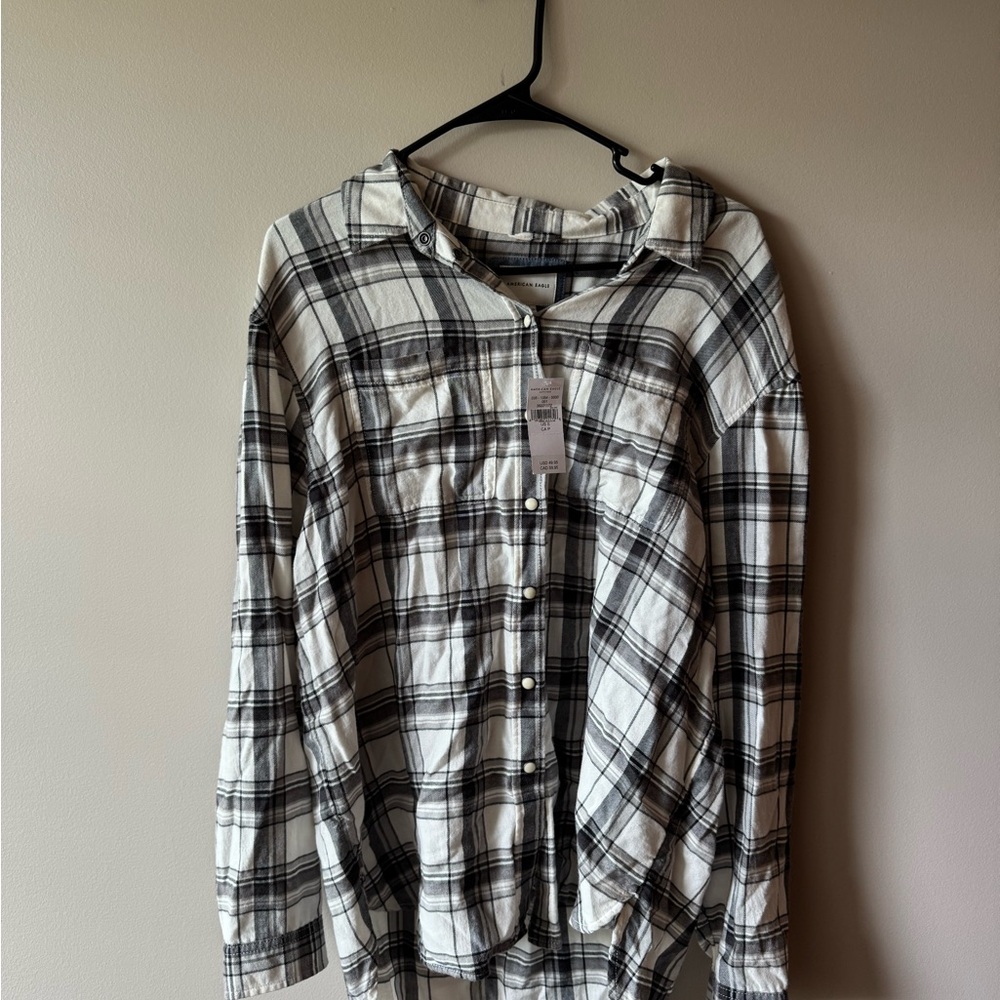 American Eagle Outfitters Black and White Plaid Button Down Shirt